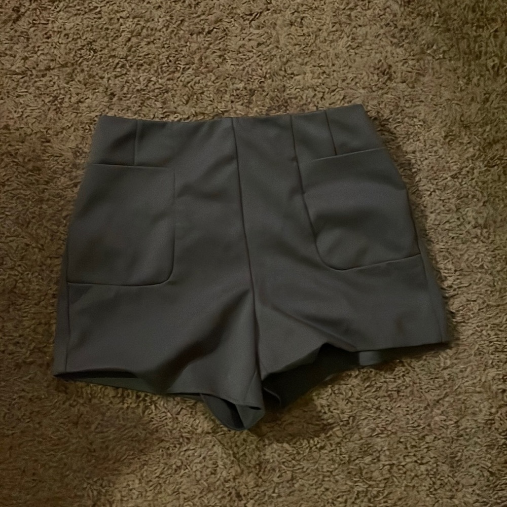 Forever 21 women’s dresser shorts
